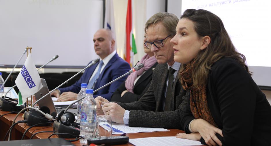 Gerrit Zach, Acting Deputy Head of the OSCE Programme Office in Dushanbe, welcomes participants of the workshop, 26 November 2019. (OSCE/Juraj Nosal )